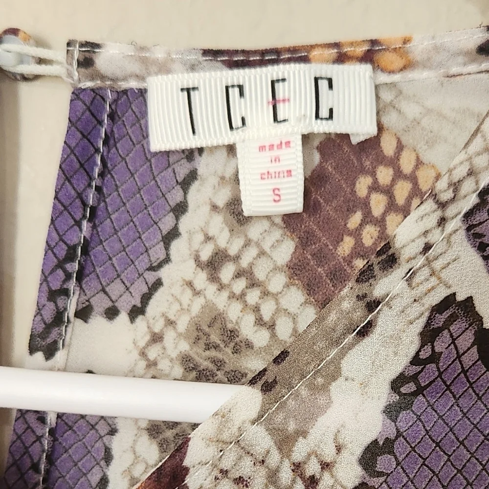 TCEC Snake Print Ruffle Top Size Small - Picture 8 of 11